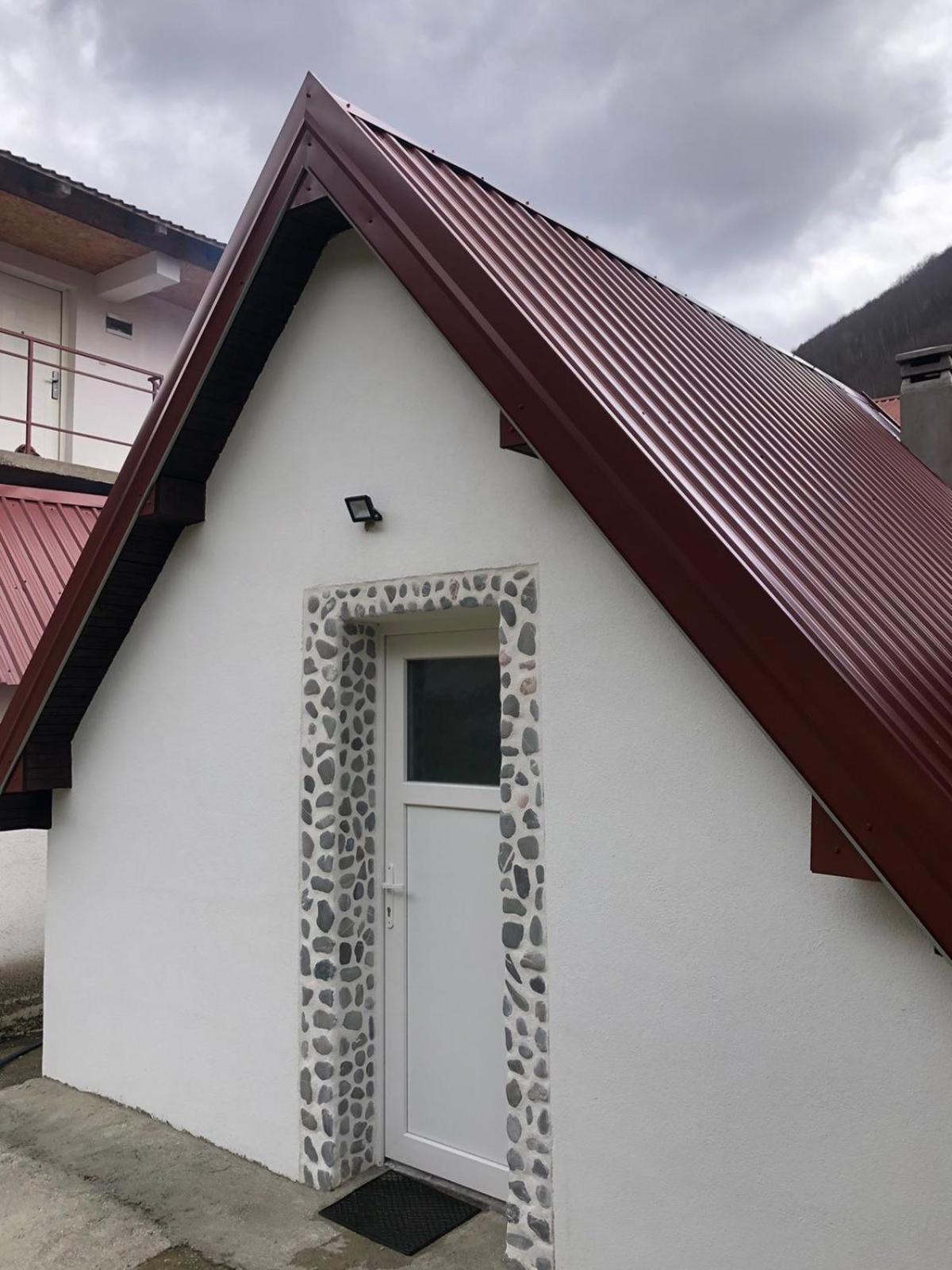 Private Accommodation Kalezic โมจโคแวก ภายนอก รูปภาพ
